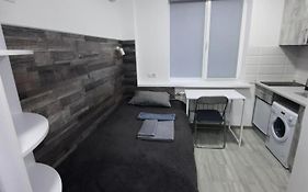 Посуточно мини-студия метро Минская Киев